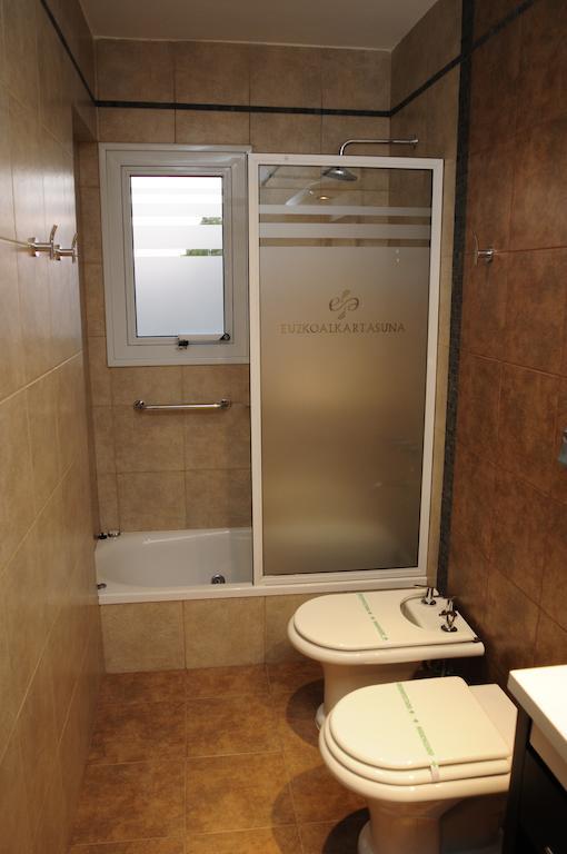 Hotel Euzko Alkartasuna Макачин Номер фото